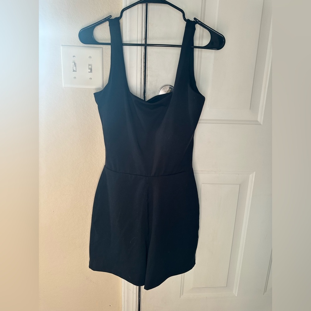 Black athletic short jumpsuit ♠️